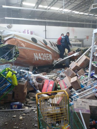 Meksyk: Samolot spadł na supermarket. Są ofiary śmiertelne