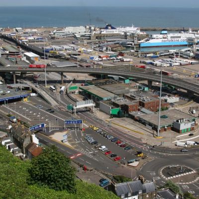 Dover: Ogromne kolejki na granicy brytyjsko-francuskiej