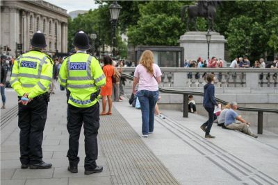 Londyn: Atak nożownika. Dwóch policjantów zostało rannych