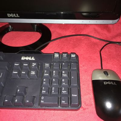 Zestaw komputerowy Dell OptiPlex 380 + Monitor Dell 23" + mysz i klawiatura DELL